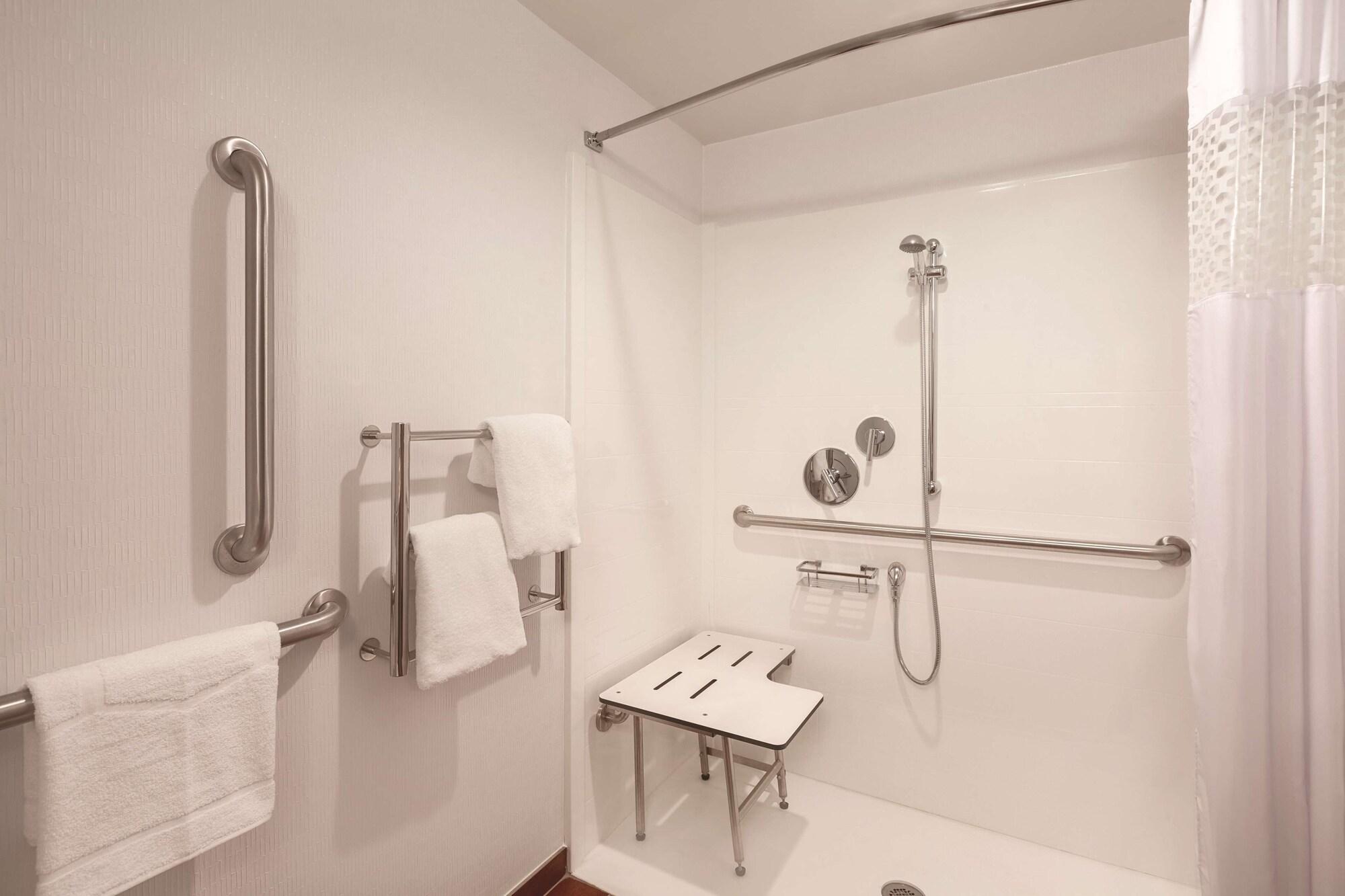 Hampton Inn Des Moines-Airport Exteriör bild