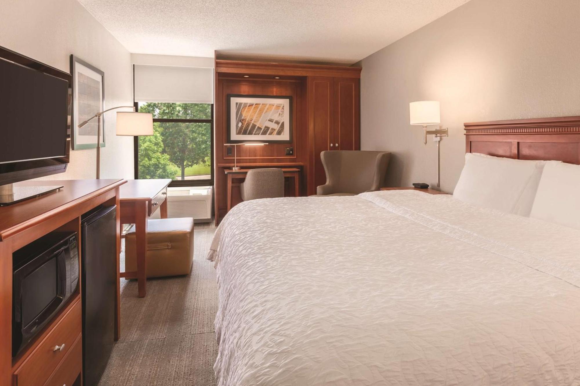 Hampton Inn Des Moines-Airport Exteriör bild