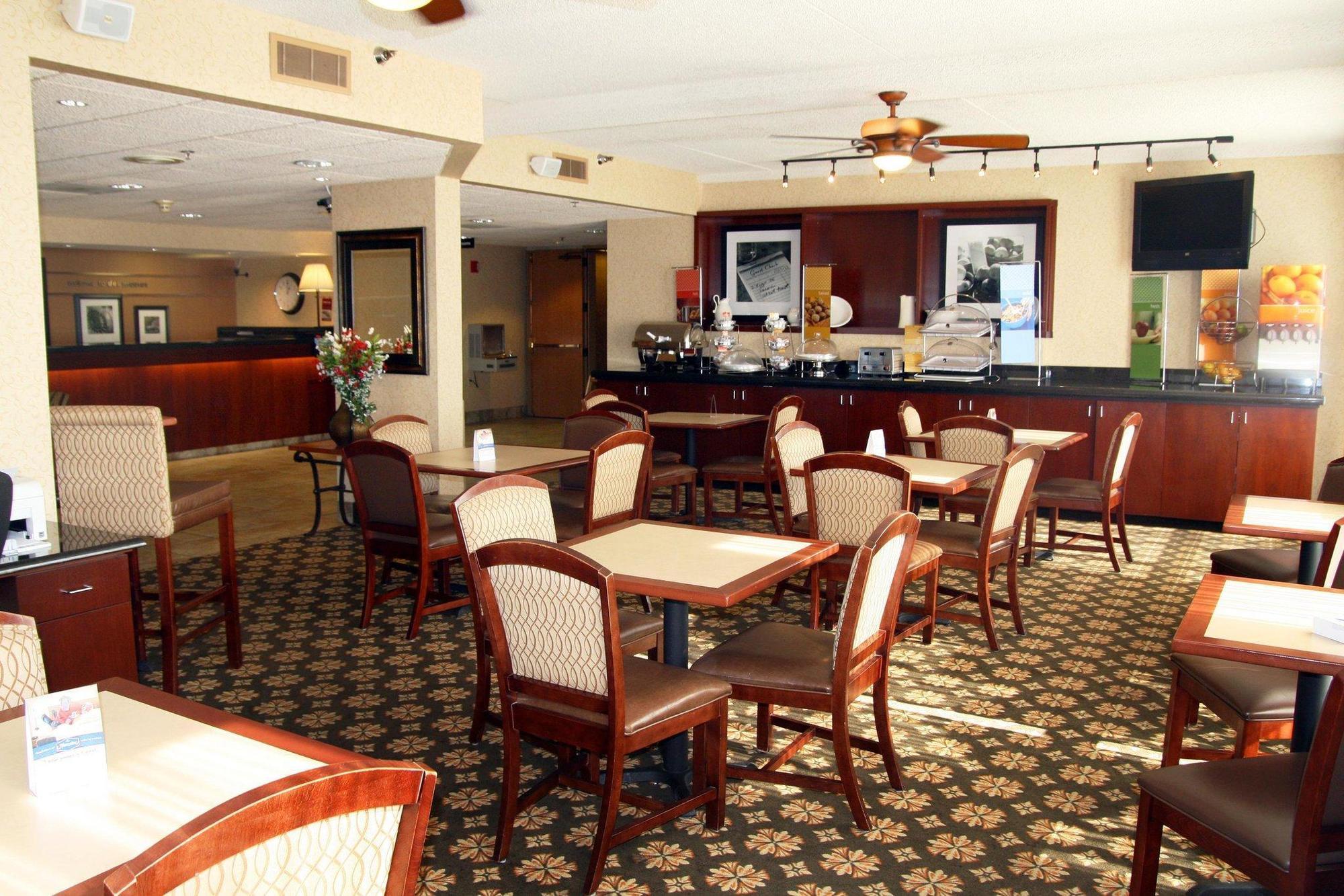 Hampton Inn Des Moines-Airport Exteriör bild
